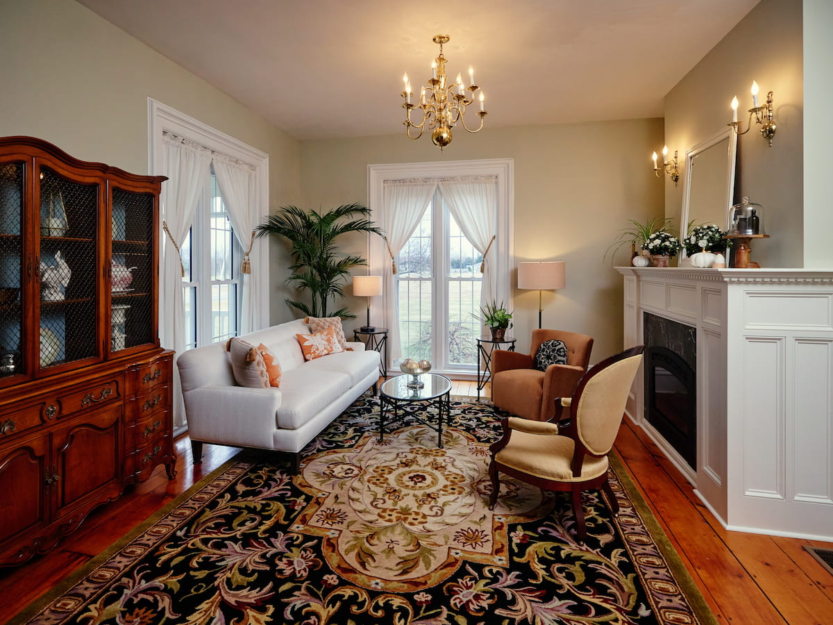 The parlor at Woodruff Manor