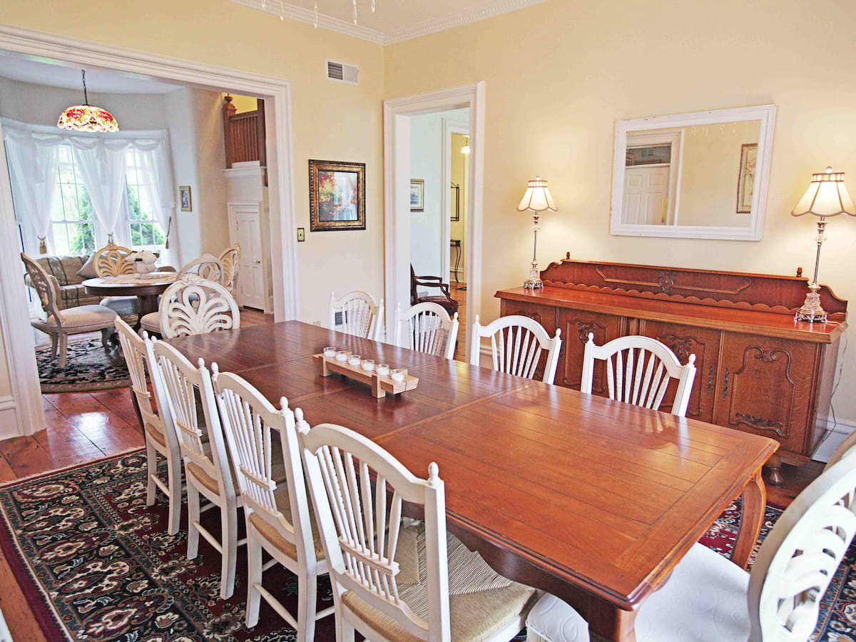 Dining room at Woodruff Manor